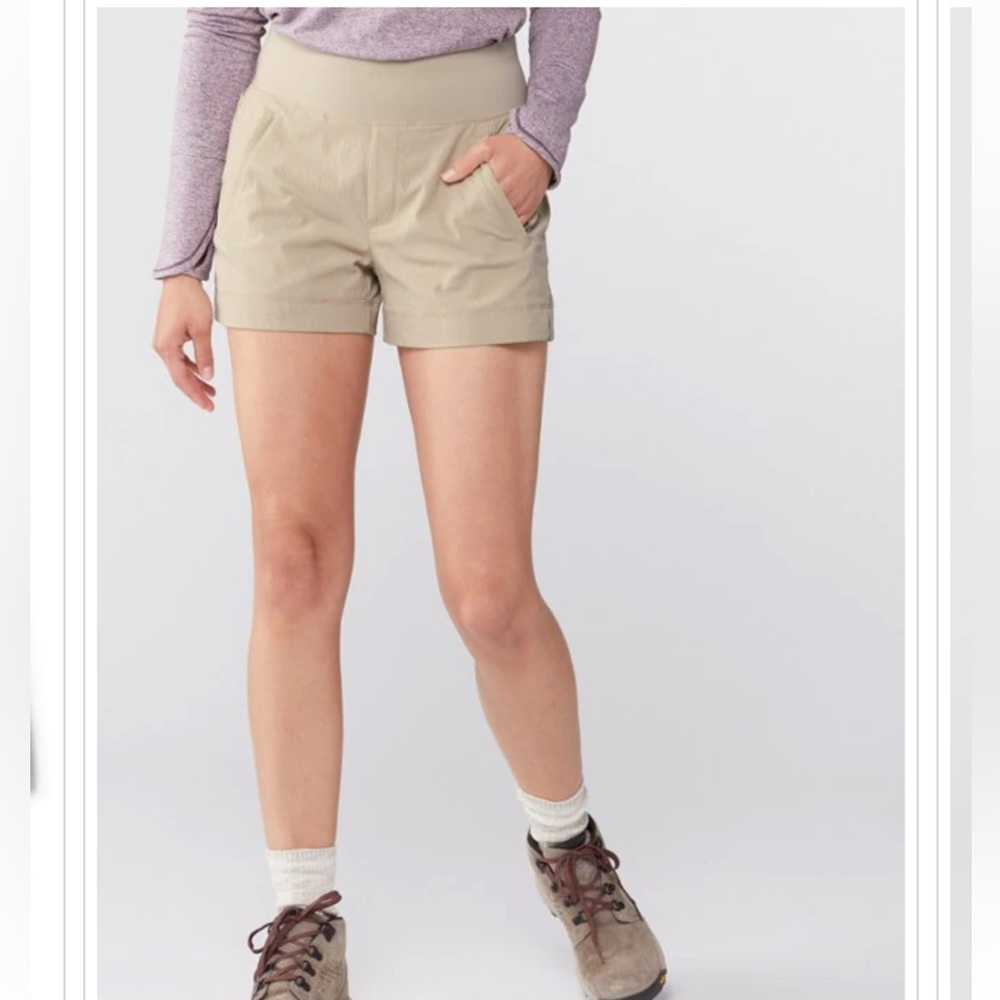 NWT Athleta Trekkie North Shorts